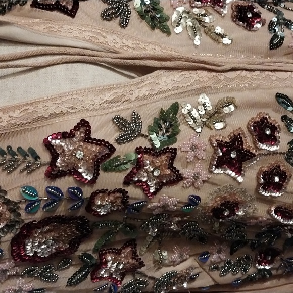 #256 Gorgeous Frock & Frill Dress - Picture 4 of 12